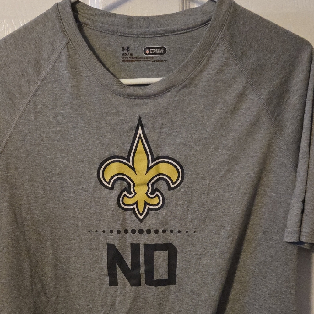 Under Armour Gray and Gold Graphic Tee